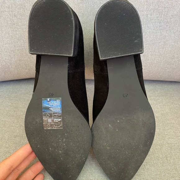 H&M faux suede booties. Size 8.5 - Picture 7 of 8